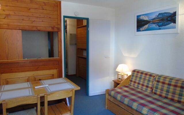 Lou Services Apartment THC93 LSI 001