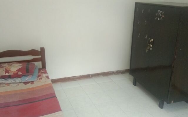 SPOT ON 93943 Sakinah Homestay Bromo Syariah Near Rest Area Wringinanom