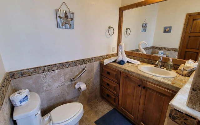 Casa Evita 4 Bedroom Beachfront Home