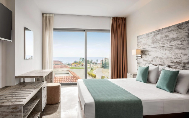 Ramada Hotel & Suites By Wyndham Ayia Napa