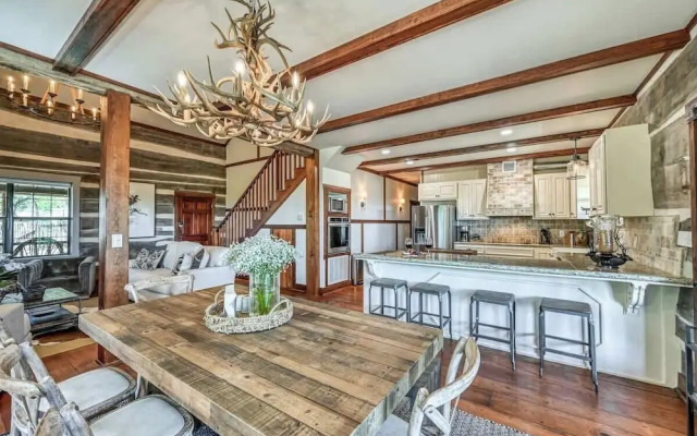 Luxury 23-acre Ranch With Hottub Near Alamosprings