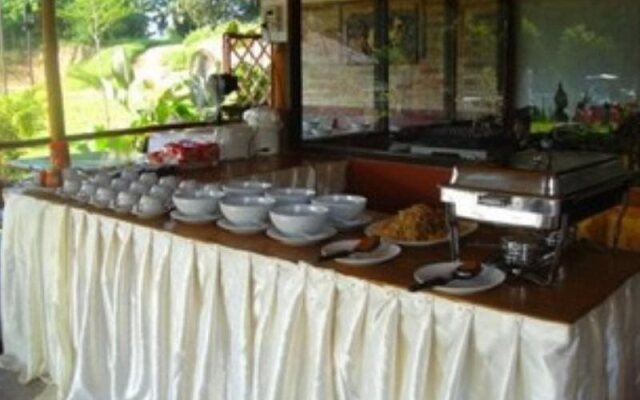 Archa Buri Resort