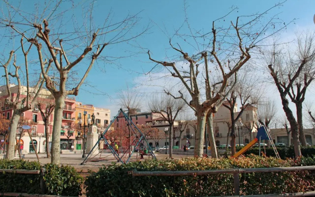 Port Plaza Apartments