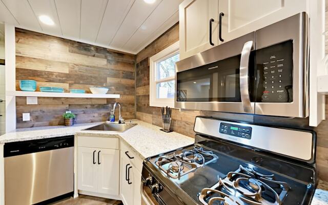 4093 Manzanita Ave Cabin Unit 4