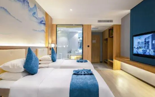 H Hotels (Xingyi Jichang Avenue)