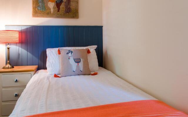 The Merryburn - Rooms and Courtyard Studios