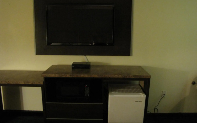 Budget Host Inn