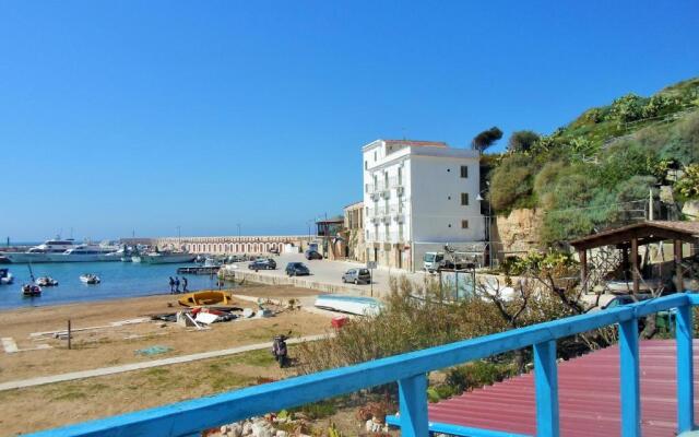 Sea House B&B (Adults Only)