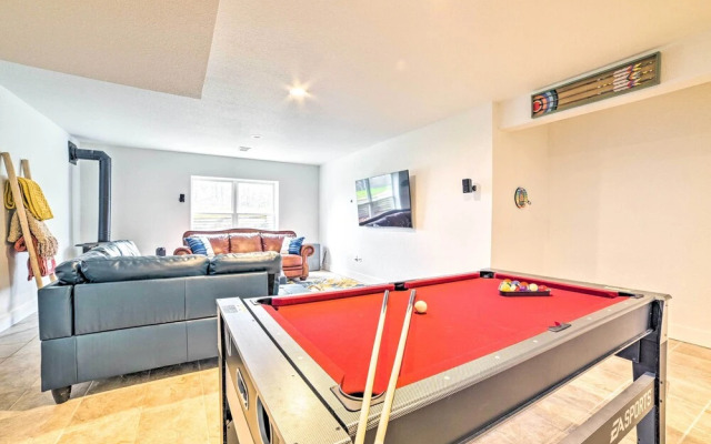 Bellaire Home w/ Game Room & On-site Snow Trails!