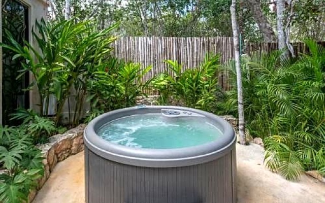 Mayur Tulum