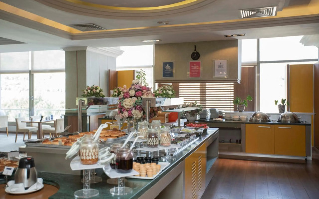 Anemon Grand Manisa Hotel