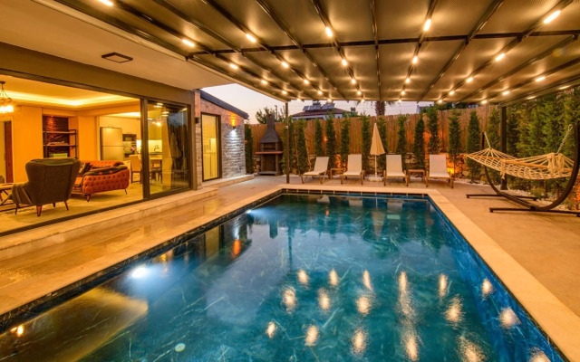 Söğüt 1 - 4 Bedroom with jacuzzi in Fethiye