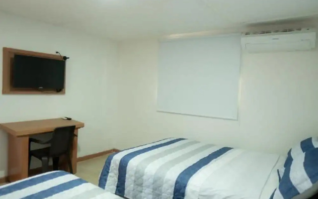 The American Corner Hostel & Gastro Bar
