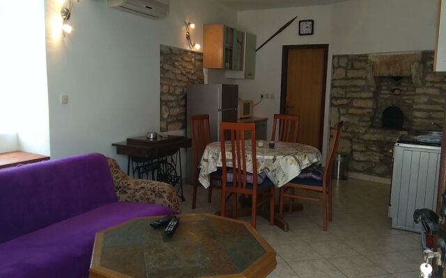 House for Families and Pets Welcome