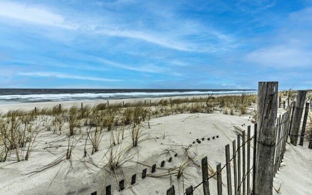 Seaside Park Apt W/outdoor Shower- Walk to Beach!