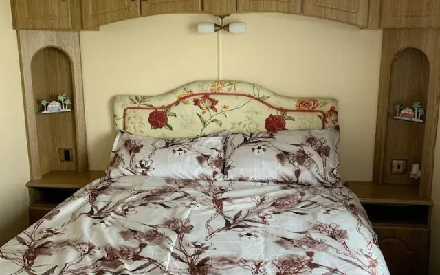 Remarkable 2-bed Caravan in Ingoldmells