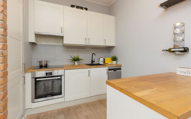Stylish Apartment Rydygiera by Renters