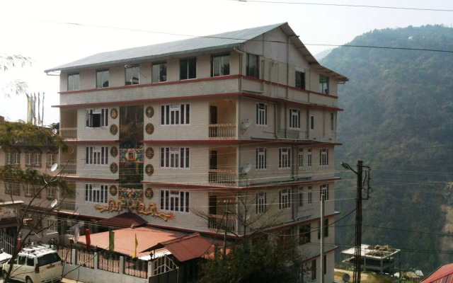 Hotel Mayal Retreat