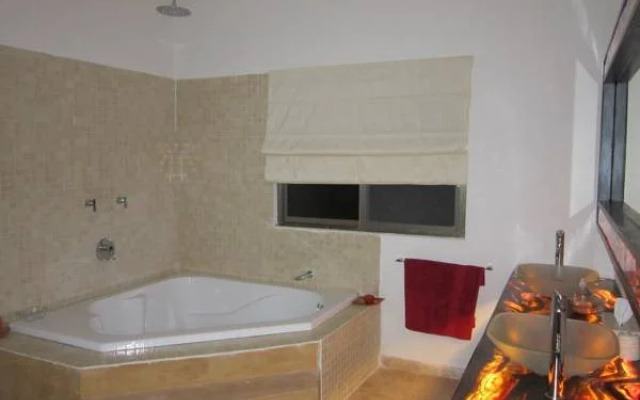 Blueberry Luxury Condo