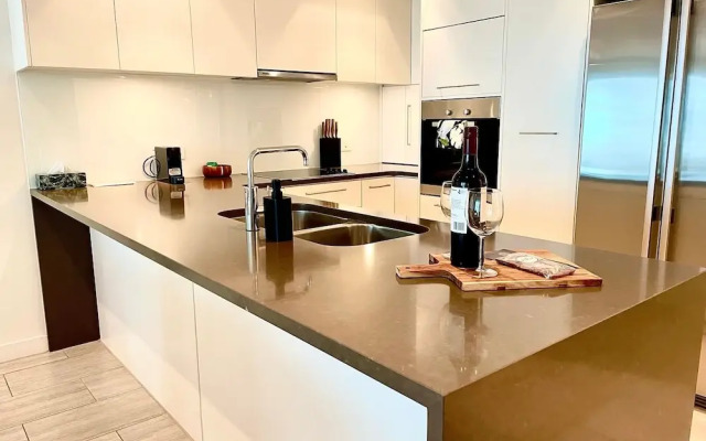 Breeze Beachfront Apartment no 9
