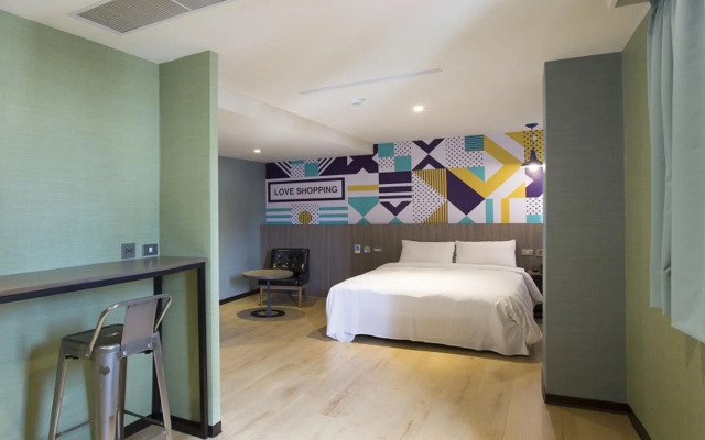 Rainbow Hotel