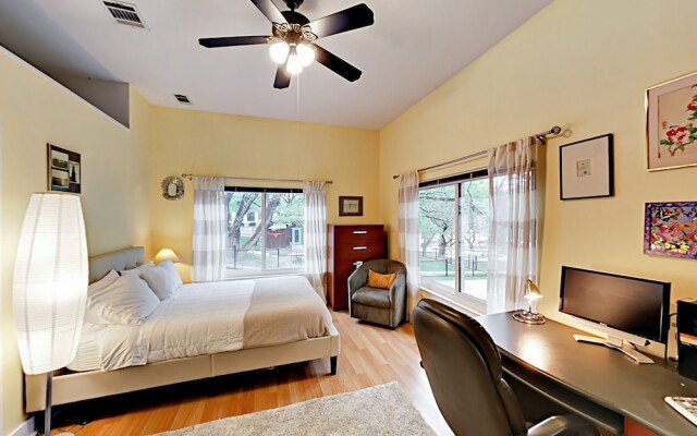 Huge Lake Travis - 4 Bedroom Home