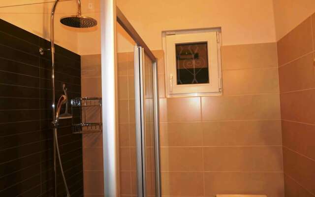 Home With Small Pool Near Athens, Easily Accessible by Public Transport