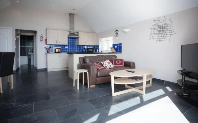 Manor View - 1 Bedroom Apartment - Pendine