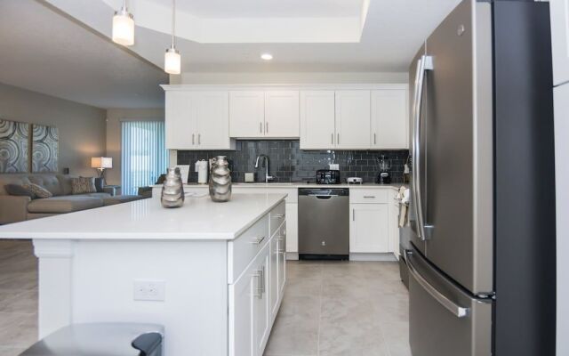 Family  Apartment at Storey Lake 272969