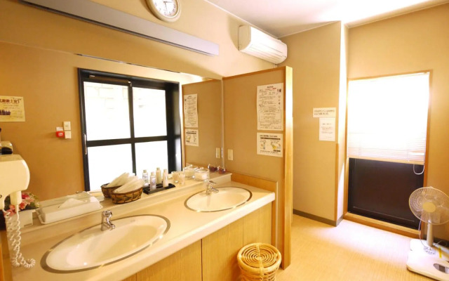 Hotel Route-Inn Nagaizumi Numazu Inter 1