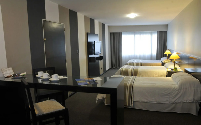 Plaza Real Suites Hotel