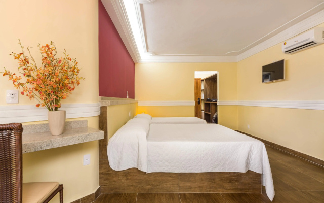 Floral Inn Family Hotel