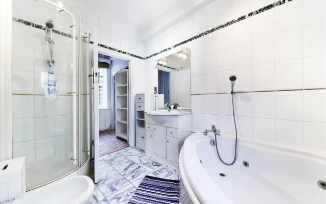 Cosy West End Flat min From Selfridges & Oxford st