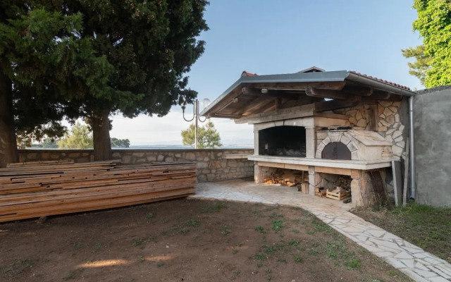 Tiho - 10m From the Beach - SA1 Potkrovlje