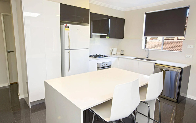 Astina Serviced Apartments - Parkside