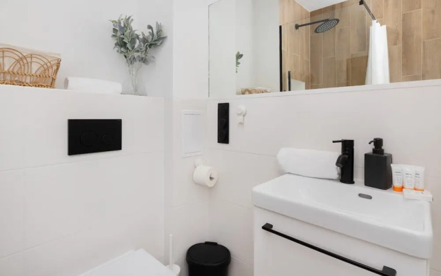 Nature & Bright Apartment by Renters