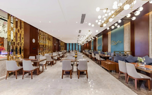 Andeli Hotel