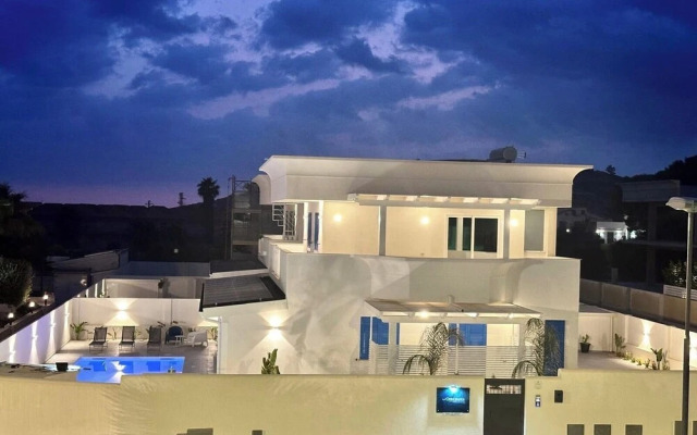 Onda Bianca Luxury Apartments