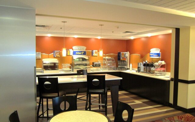 Holiday Inn Express Ft. Lauderdale Cruise-Airport by IHG