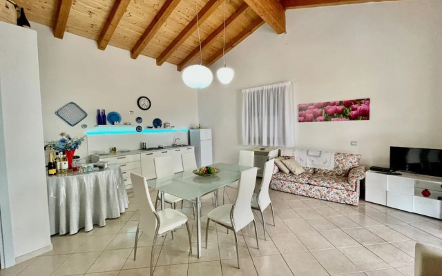 Villa Fiori con Piscina by Wonderful Italy