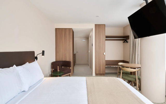 Abode Phillip – Guest Rooms – Phillip