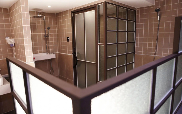 Q5 Hotel