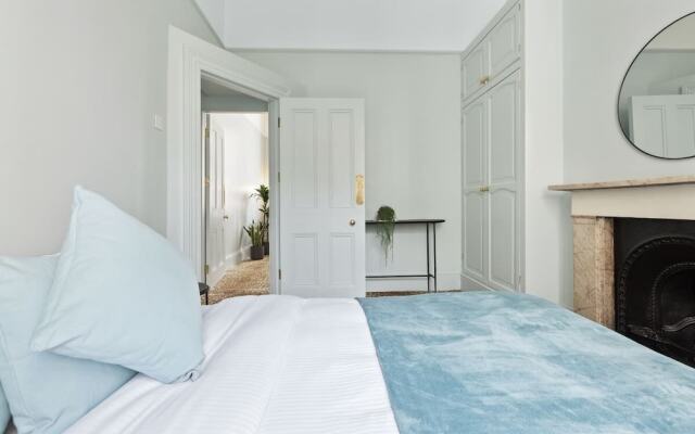 Elegant 1-bed Apt, Sleeps 4, in Chelsea
