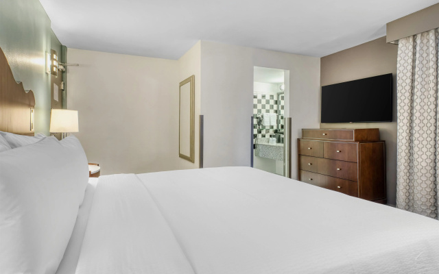 Best Western River North Hotel