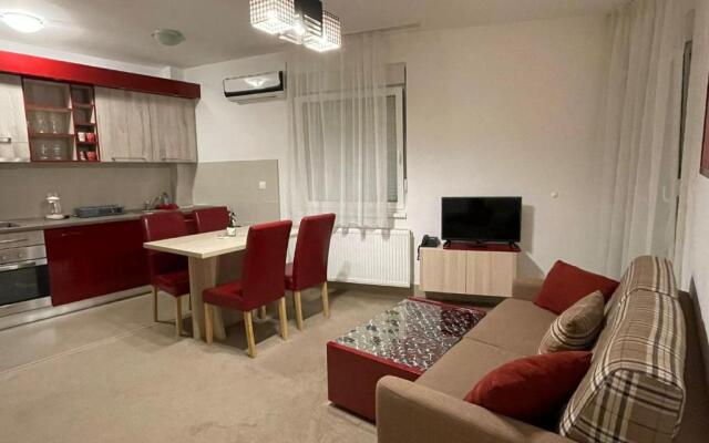 Holiday Wing Apartments