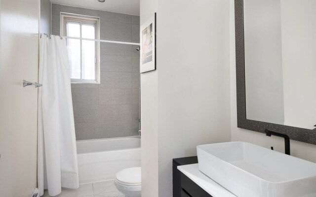Architectural 2BR in Mile End by Sonder