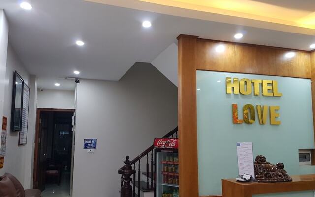 Love Hotel by OYO Rooms