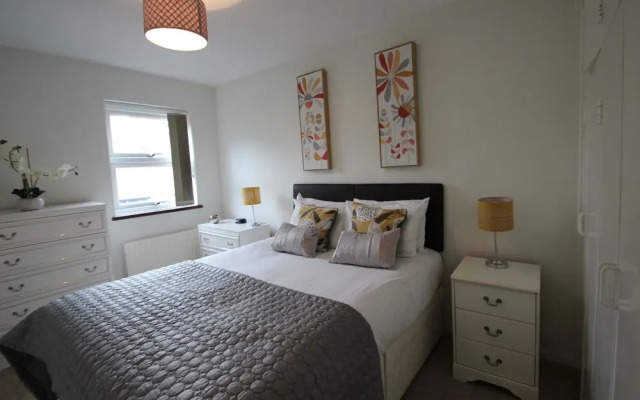 Chariotts Place