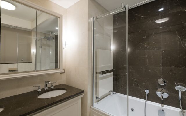 Ist flats Serviced Apartments - EMAAR SQ