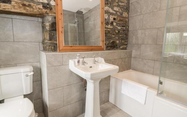 Rhianwen, Plas Moelfre Hall Barns